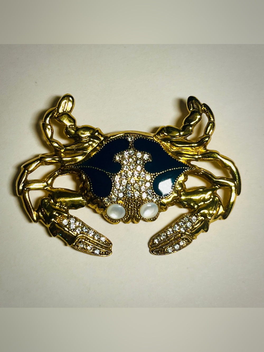 Vintage Estate Crab Brooch | Gold Plated, Pave Rhinestones, Mother of Pearl Eyes - Picture 2 of 9